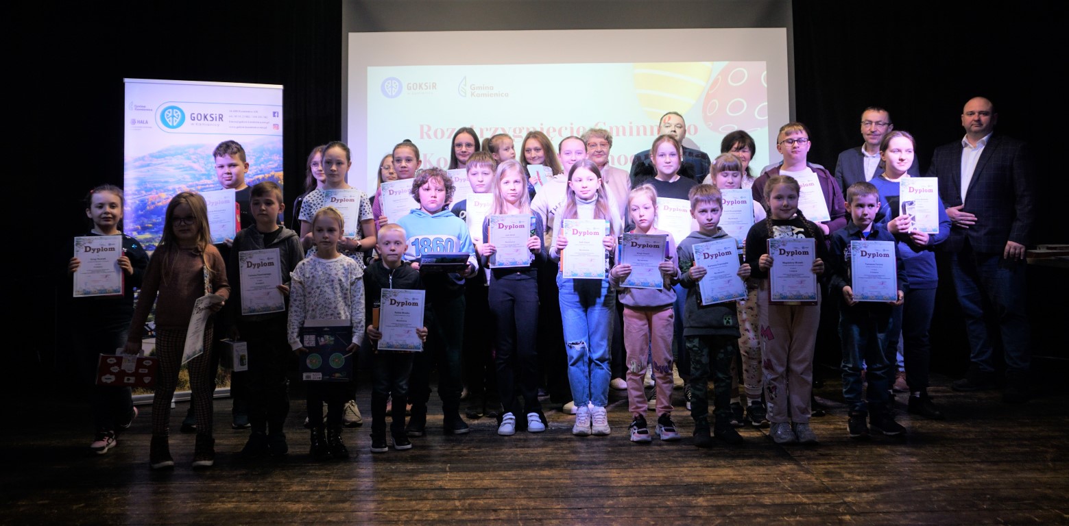 Nagrodzono laureatów konkursu plastycznego